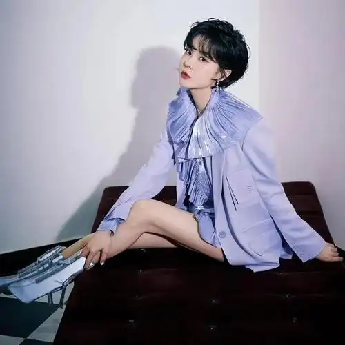 郁可唯,1983年10月23日出生于四川省成都市,她身高1米68,2009年参加