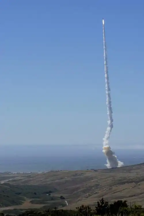 美军突然发射民兵iii洲际导弹【9】