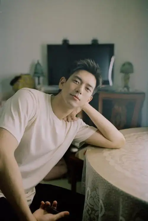 8岁摄影师拍李现是被人抱起来的