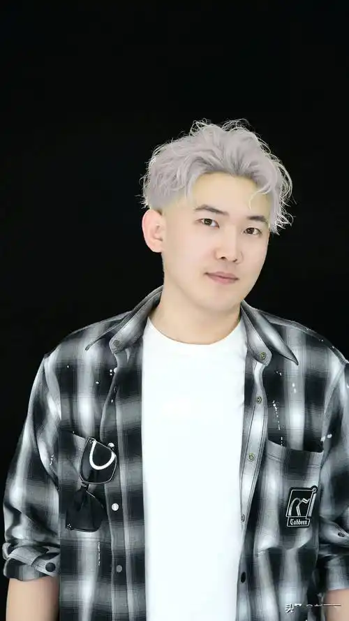 看看这四种最受欢迎的,白发大叔剪完也很帅_发型_男士_头发