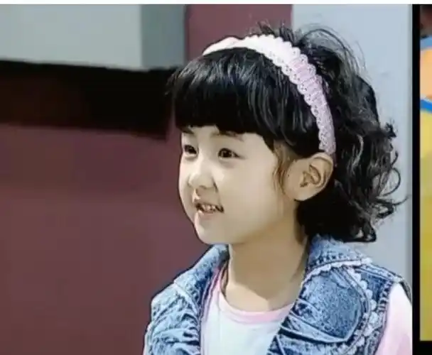 有一种"美"叫做张子枫的童年照,每张都可做头像,不想她长大!