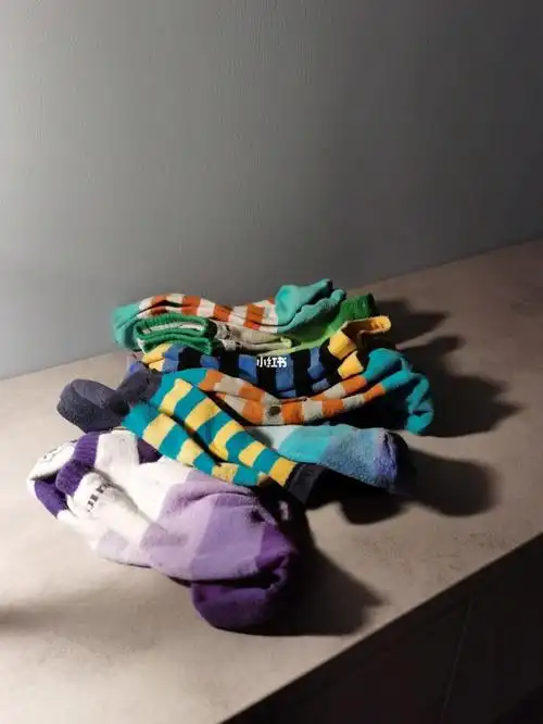 买新的扔旧的袜子