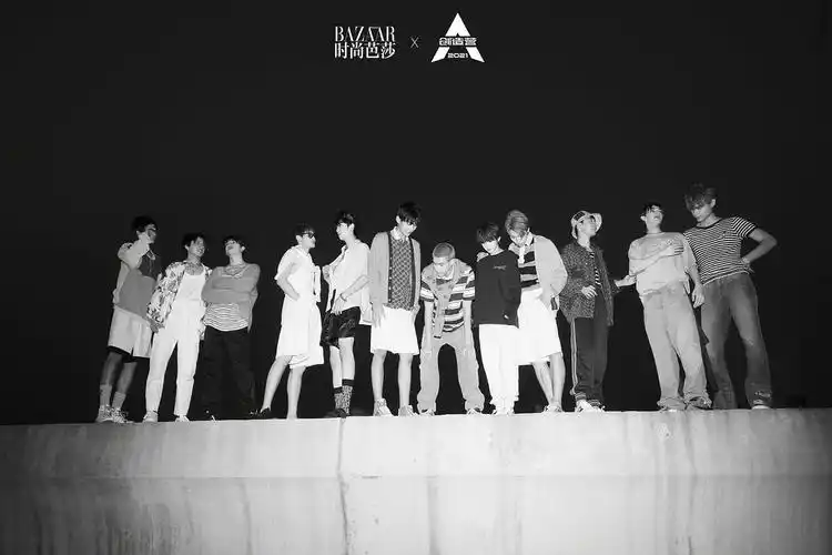 整理了下创造营2021米卡的时尚大片图都来源于微博来看米卡yjjc的时尚