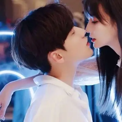 真人情头一对二图 高清真人情头一对两张好看_情侣头像_美头网