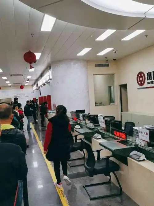 中国银行(泉州分行)-"大厅还算够大,服务还算热情,办卡还算方便.