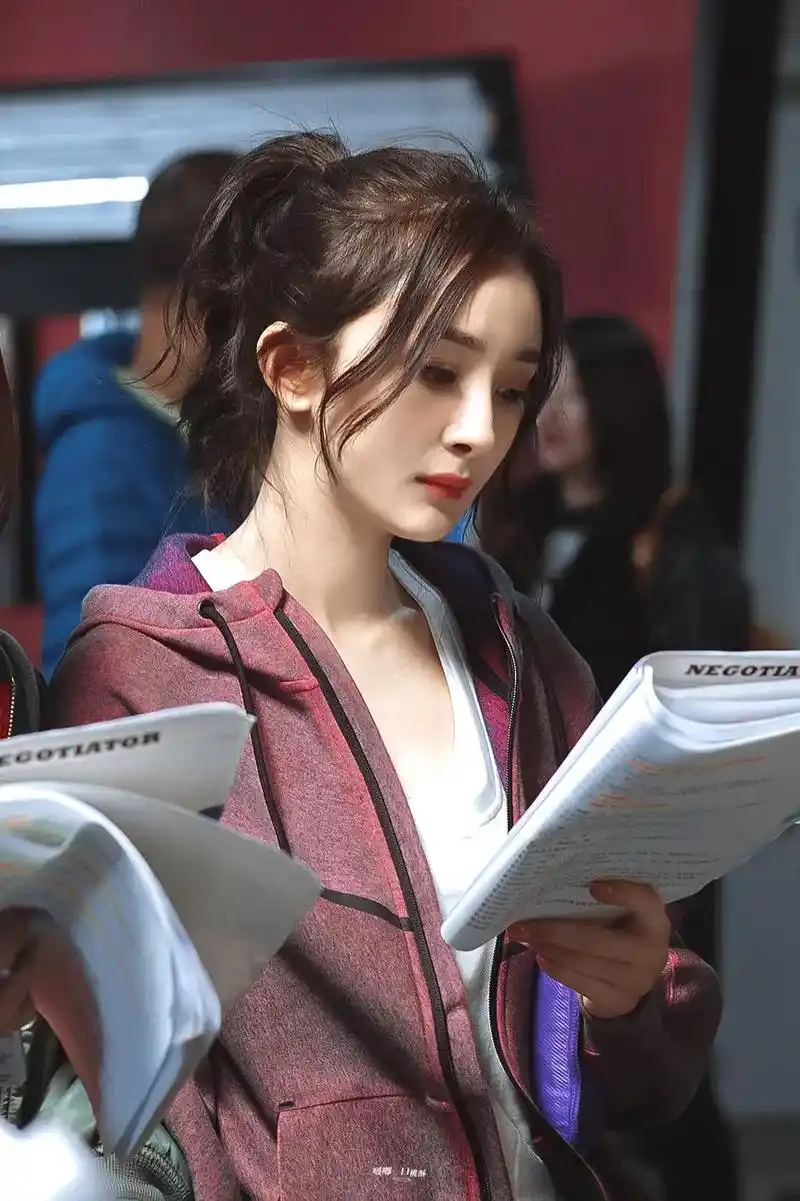 杨幂 愿你眼里长着太阳,笑里全是坦荡#向全世界安利杨幂 17 - 抖音