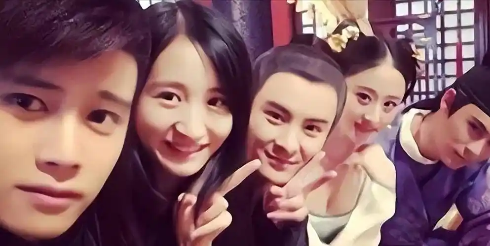 演员聂欢,陪任嘉伦从无到有,10年来的选择令人泪目!_感情_事业_时间