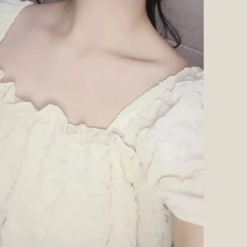 女生锁骨照 壁纸/头像