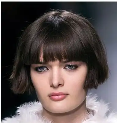 方脸女生适合的发型3