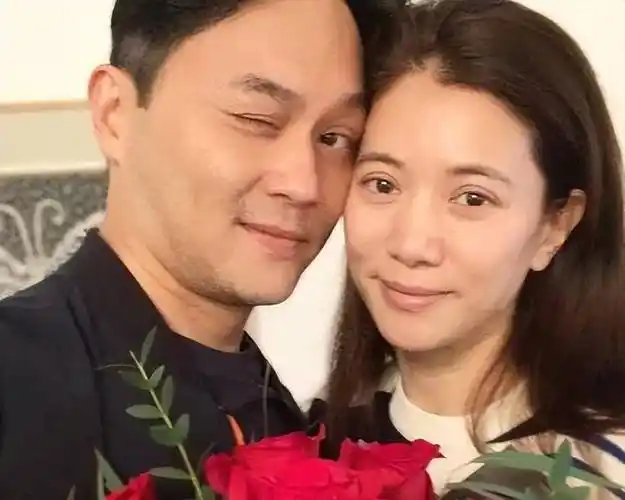 与佘诗曼绯闻不断,却转身娶了刚跟富商分手的袁咏仪,张智霖怎样了