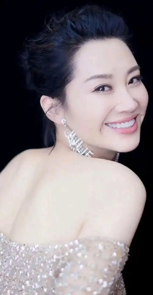 气质女神许晴高清写真性感迷人风情万种