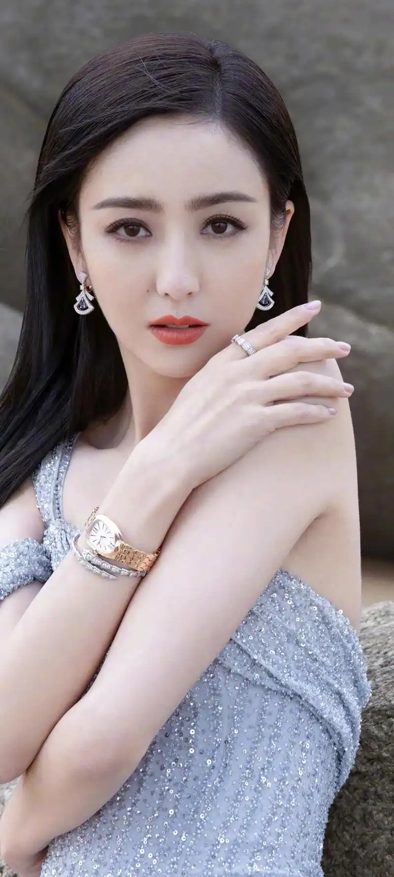 佟丽娅全面屏手机壁纸