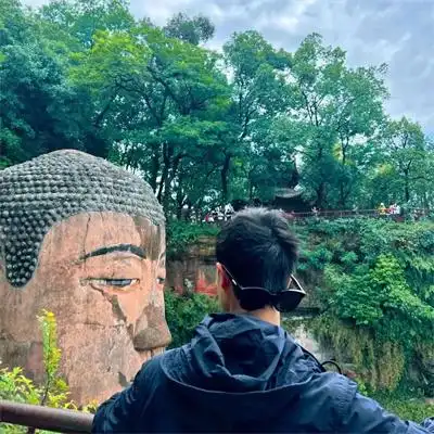 高清好看帅气背影真人男生头像 干净色调风景背影男头图片大全_男生