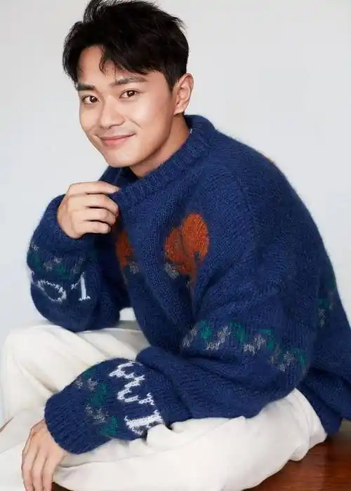 当年红遍亚洲的童星,如今只能演小配角,称不介意被叫蓝盈莹男友_曹骏