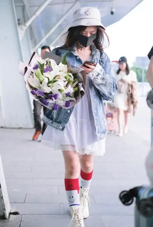 101的陈意涵终于不走甜美风西装出镜秒变陈总校花级女神