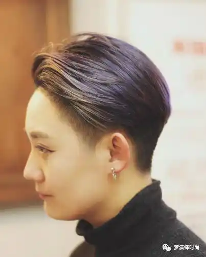 2017流行"剃一边短发"
