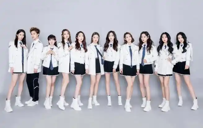 火箭少女101聚是一团火散是满天星