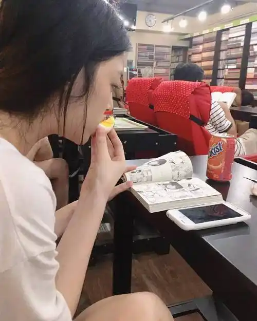 崔雪莉超话#崔雪莉头像##致美丽的崔雪莉#宝贝的侧脸也很绝 99 超级