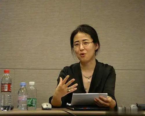 「小小罗说教育」她13岁被北大录取,16岁写的文章被选入中学课本,35岁