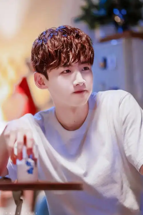 白敬亭八零九零##白敬亭过三爽