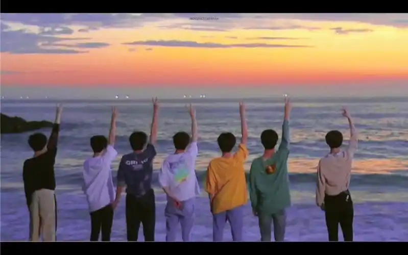 就这样陪时代少年团一直走下去吧! 你追世界,我来追你背影.