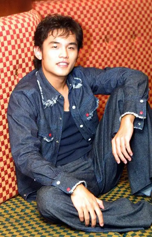 还没出道时的周杰伦