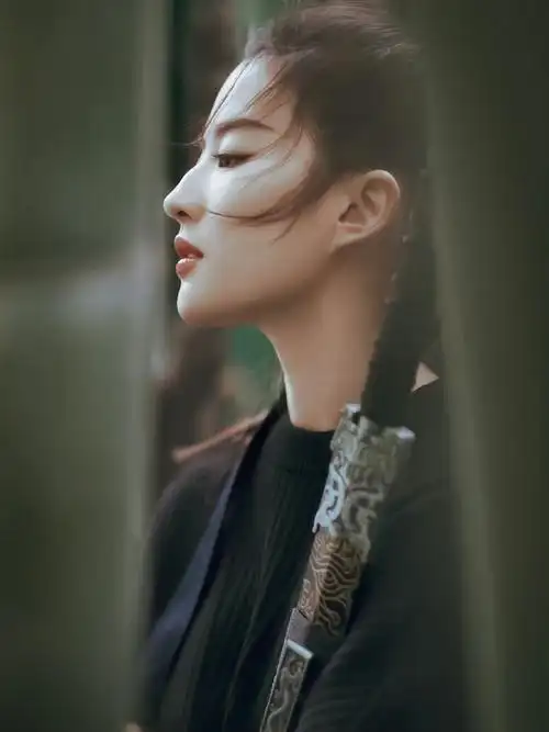 鼻子决定了颜值的上限#    一起来欣赏名画"刘亦菲的侧颜".