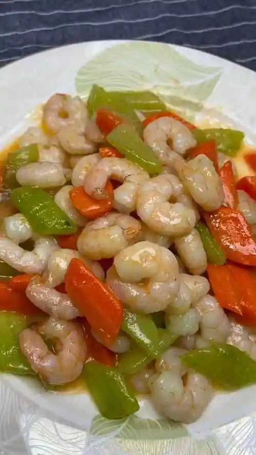 家庭版清炒虾仁,特别适合小宝宝吃,给家里的孩子补充营养