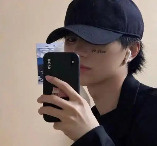 对镜自拍系列酷酷男生头像