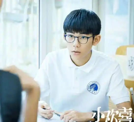 原创小欢喜收官后英子磊儿单独约会她脱衣服举动惊艳网友确定只有19