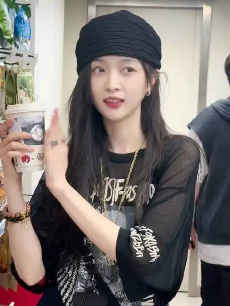 等一个完整版哈哈哈哈哈哈哈哈哈  @吴宣仪_betty木尘-的微博视频