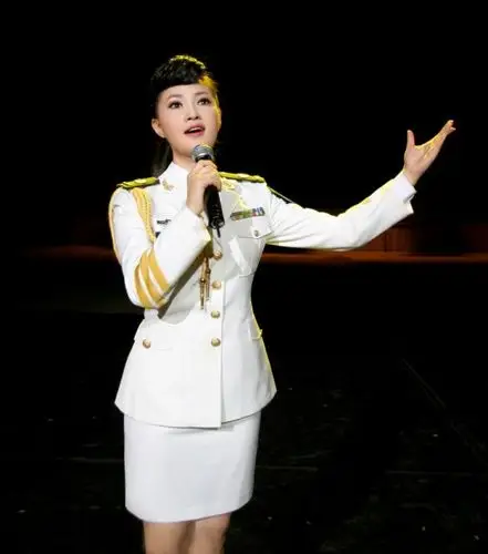 总政女高音歌唱家雷佳【靓照】 - 军魂幽灵的日志 - 网易博客