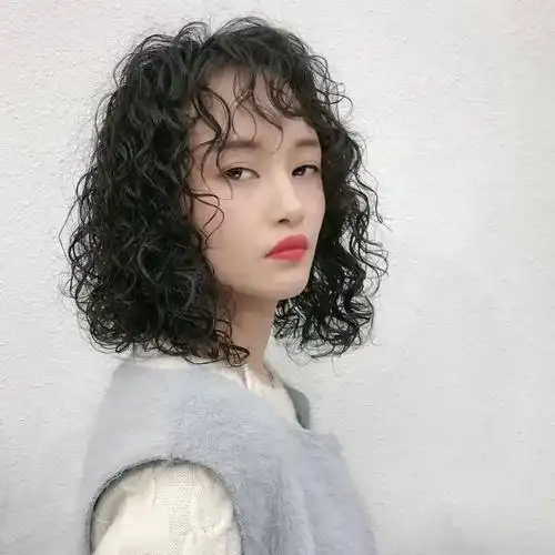 短发全头烫|2021最新发型流行趋势,是你的菜吗?