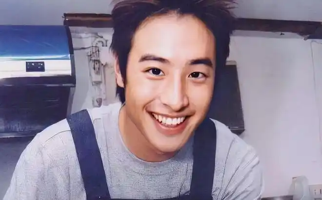 除了小时候在台湾待过几年,潘玮柏整个学生时代都是在美国度过的.