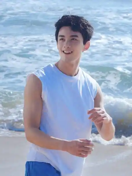 吴磊腿毛好多#大家这奇奇怪怪的关注点不太合适吧~真的纯纯笑到了,怪