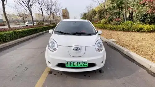 新到差几天18年上牌江淮ev6新能源电动车,多功能方向盘