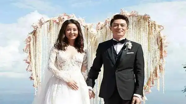 林心如,亲身探访家暴妇女及其幼女,情绪失控|霍建华|家庭暴力|伴娘