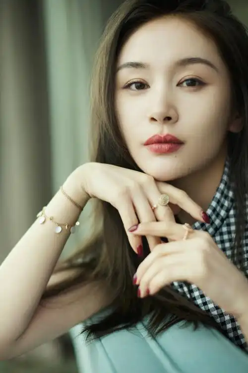 路人镜头下的王子文##王子文成都活动状态