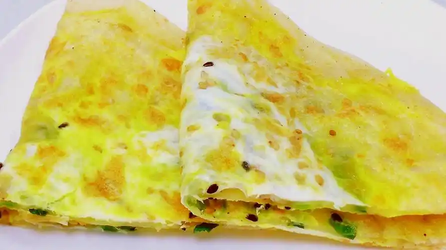 饺子皮做鸡蛋饼,方便简单,不早起也能做美味的早餐