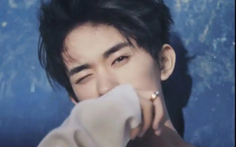 【易烊千玺】时尚cosmo拍摄及花絮(超清)~每一帧都很美,值得n品系列