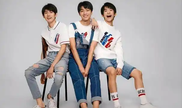 大儿子百亿影帝,小儿子破世界纪录,易烊千玺老妈到底有多牛?