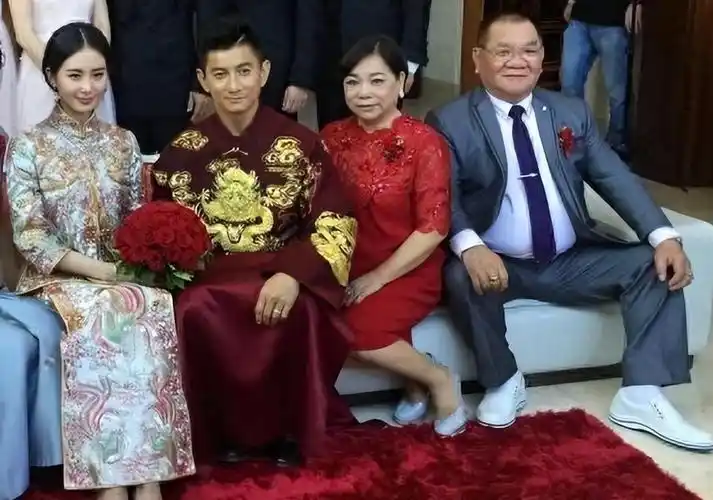 回顾刘诗诗嫁大17岁吴奇隆婚后八年有幸福也有泪水