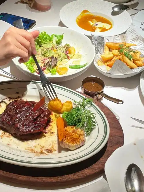 吃牛排吃感动了