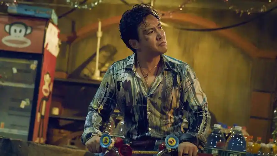 2019大年初一喜剧电影《疯狂的外星人》,中国影视-回车桌面