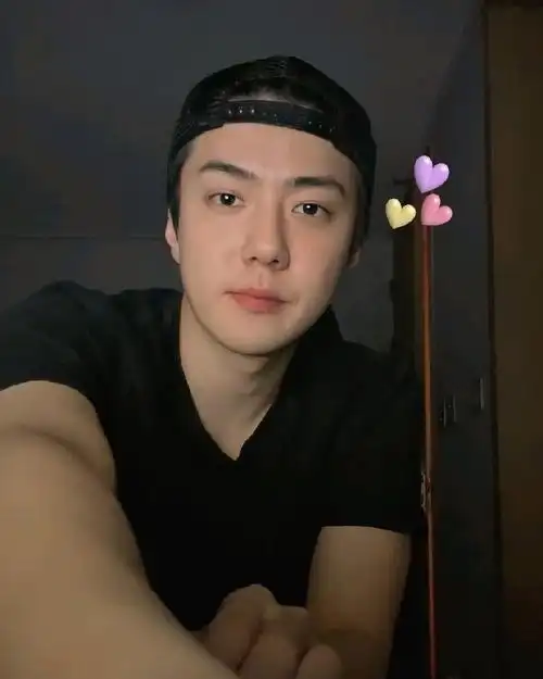 吴世勋素颜直播