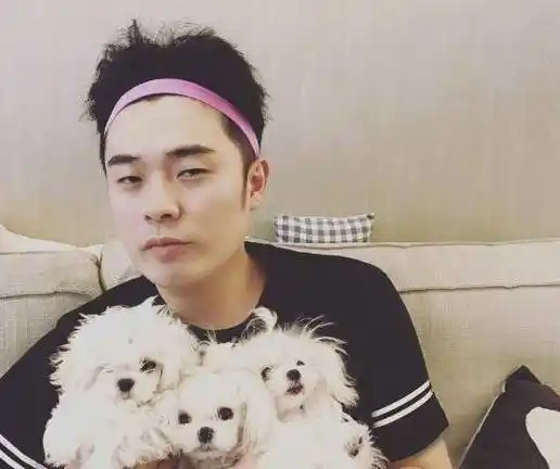 不过陈赫就算再发福,也依旧是大家心目中的开心果,是安安的好爸爸,张