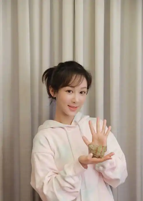 还记得《家有儿女》的小雨吗?