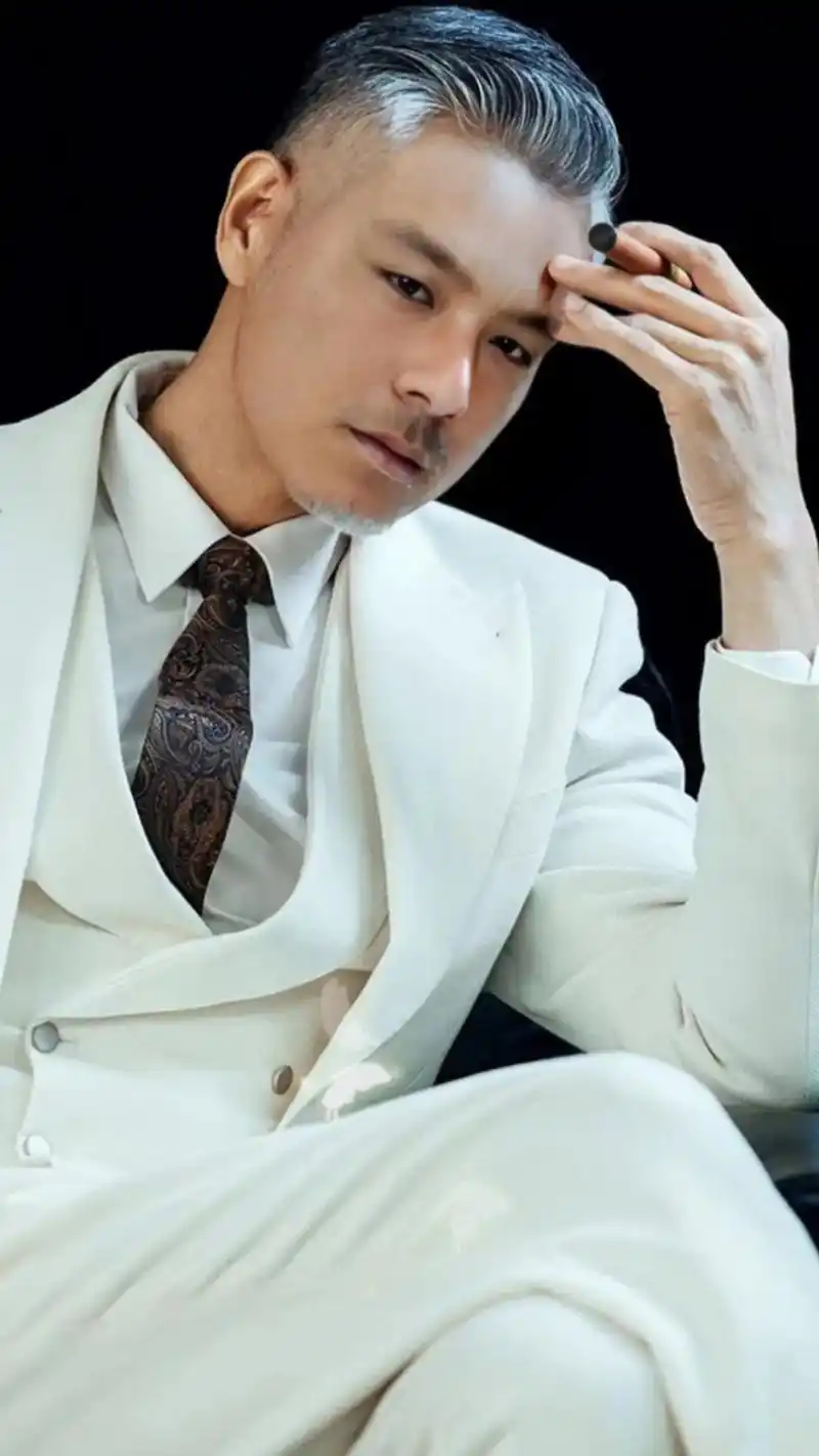 西服的魅力 靳东杂志封面写真照