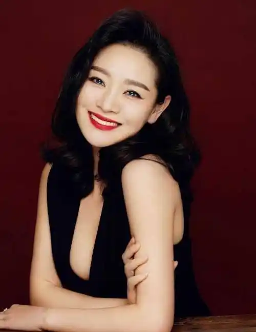 虽然说在王维维的演艺生涯当中,她饰演的大多数是配角,有的甚至连配角