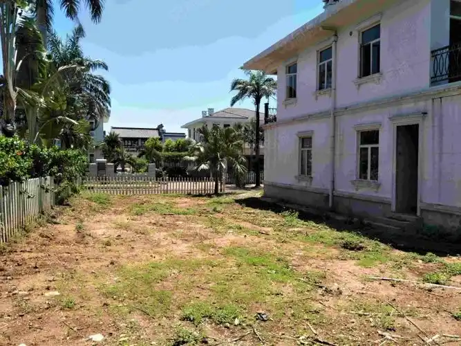 西海岸高尔夫别墅500平建面7房占地2亩海口亲海独栋